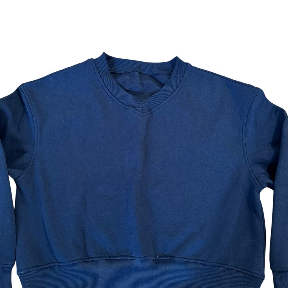 Women’s Navy Blue V-Neck Long Sleeves Crop Sweatshirt Size M NWOT - Picture 2 of 6
